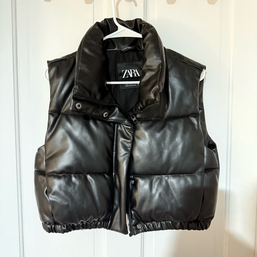 ZARA Faux Leather Puffer Vest Black Size M | High Collar Zip Front Vest